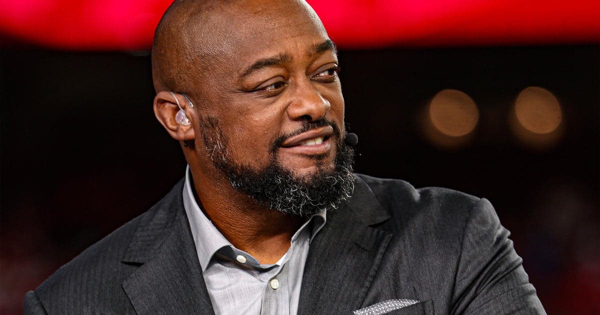 Mike Tomlin spent 12 years building a Minecraft city. Over 19 minutes, he showed it off to the world